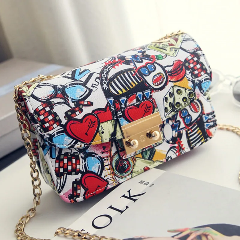 New Fashion Women Bags Summer Graffiti Ladies Designer Handbags Chain Mini  Bag Heart Pattern Women Messenger Bags Female Clutch