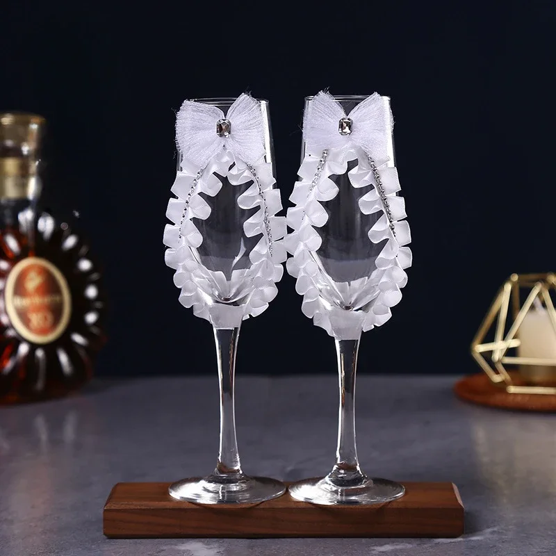 

1 Pair Wedding Glass Goblet Champagne Cups Wedding Bride Bridegroom Goblet Cross Glass Party Supplies White Lovers Wine Glasses