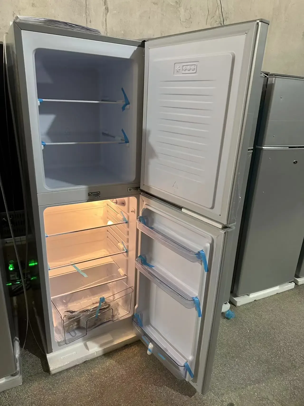 198L DC 12V Upright Freezer Solar Refrigerator Fridge