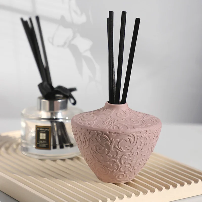 

Beautiful Ceramic Vase Aromatherapy Bottle Living Room European Style Creative Vase Artwork Flower Arranging Home Decorative