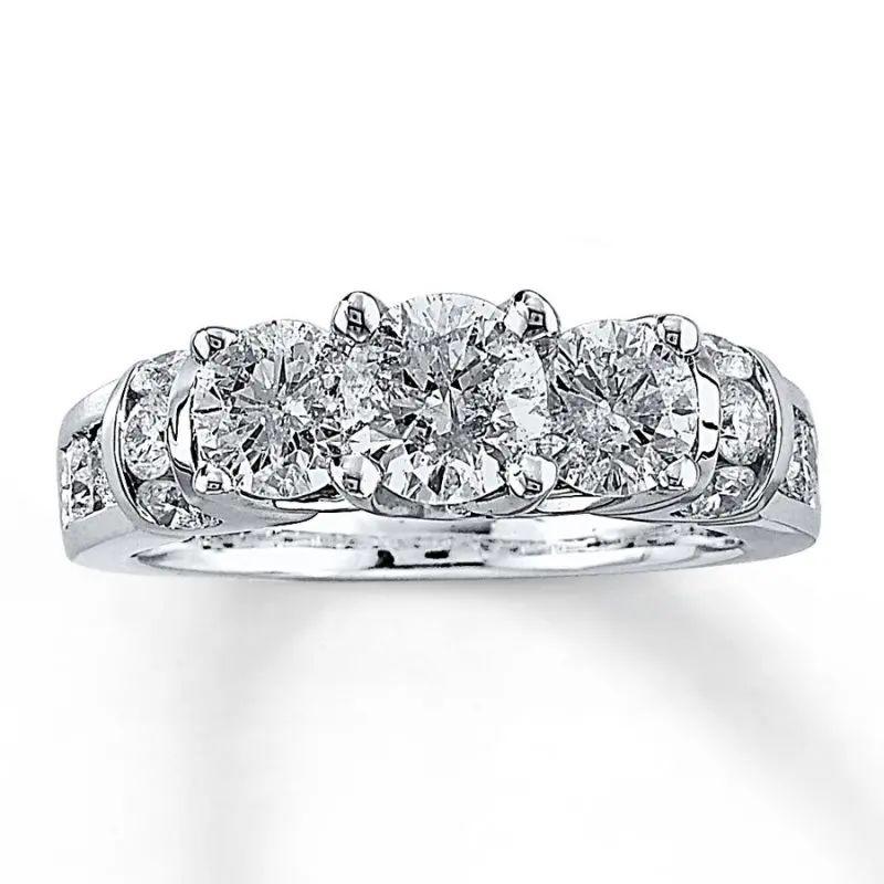 

HESHI Previously Owned Three-Stone Diamond Ring