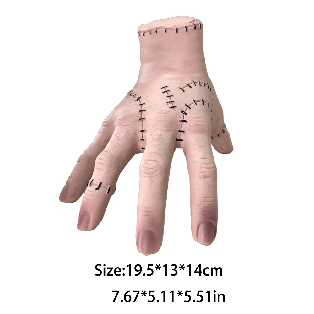 la main de mercredi addams qui marche la main de mercredi addams qui marche