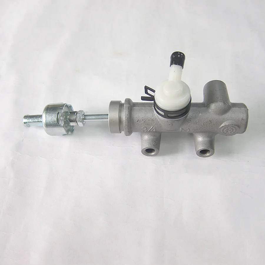 Clutch master cylinder 31420-60030 for Toyota LAND CRUISER PRADO GRJ120 KZJ120 LJ120 RZJ120 TRJ120 2002-2010 MTM