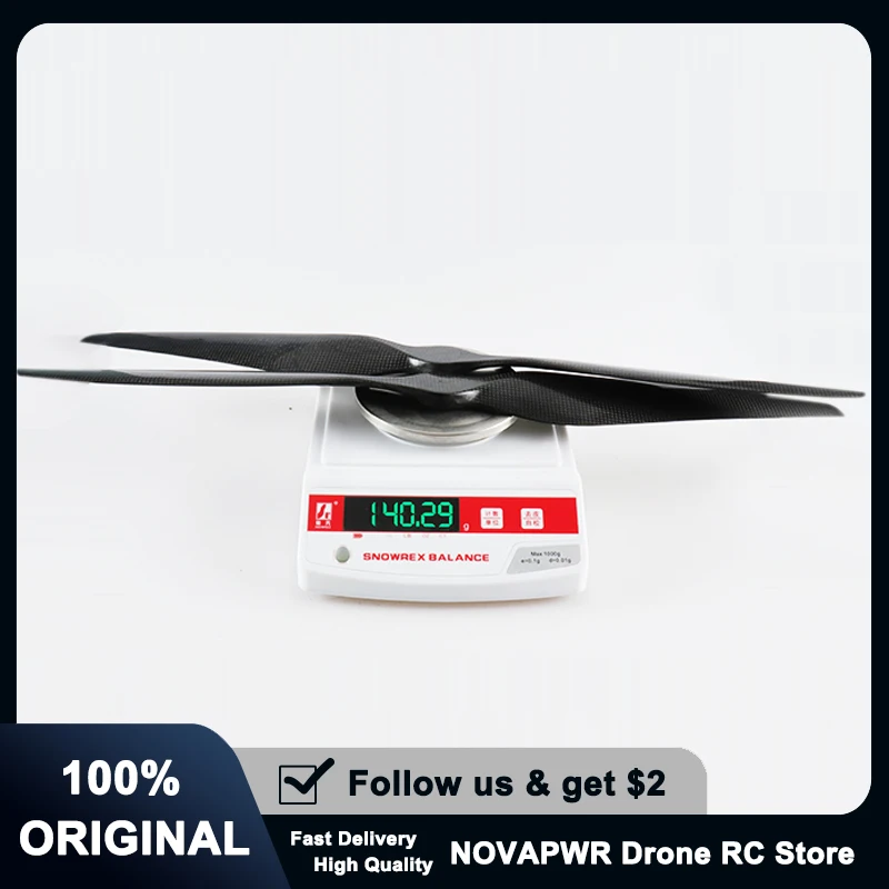 Vue rapprochée du moteur brushless 2212 920KV pour drone FPV, avec câbles de connexion et base de fixation.