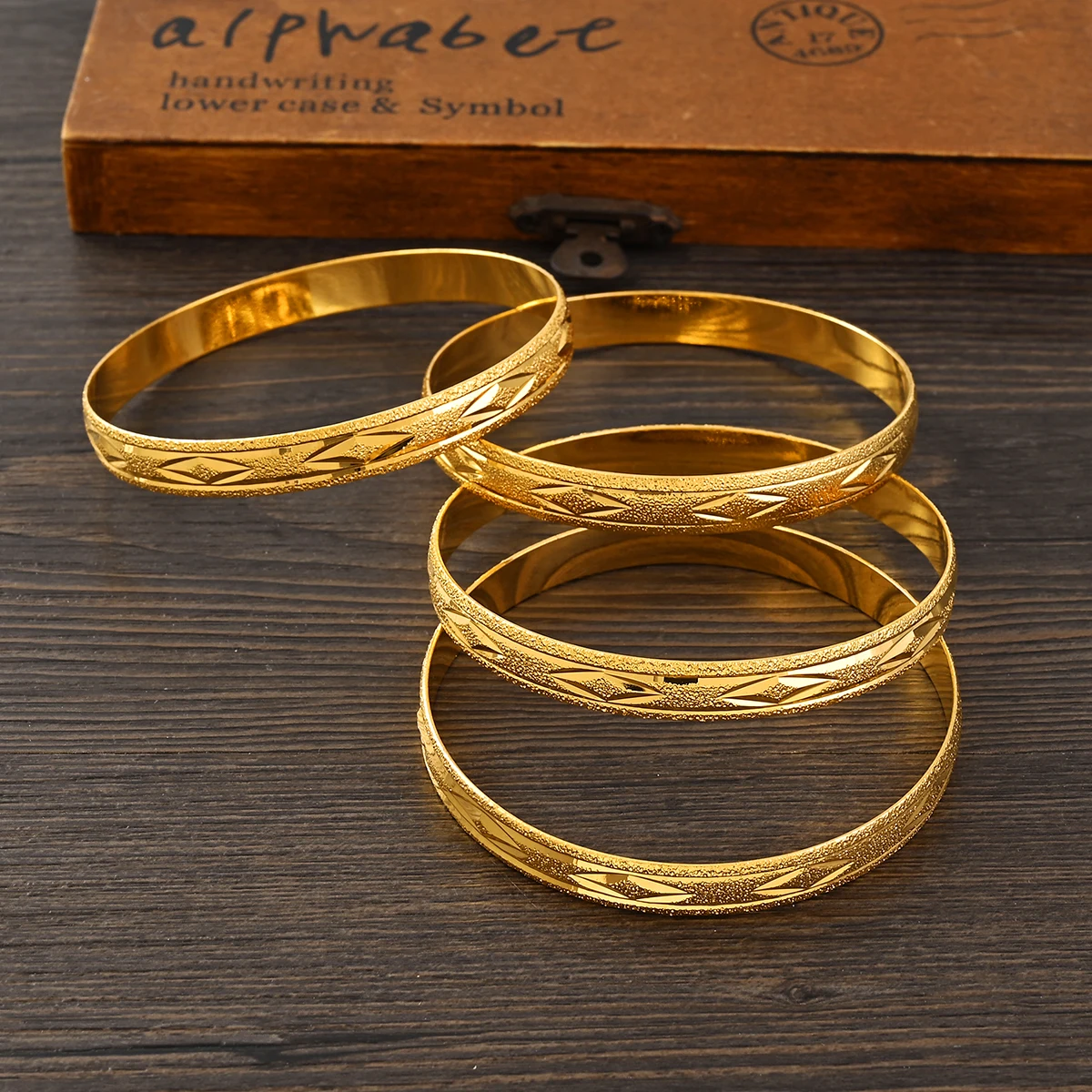 4PCS Gold Color Width 8mm Different Size Hawaiian Jewelry Polynesian Gold Plated Flower Bangles Girls Birthday Party Gifts