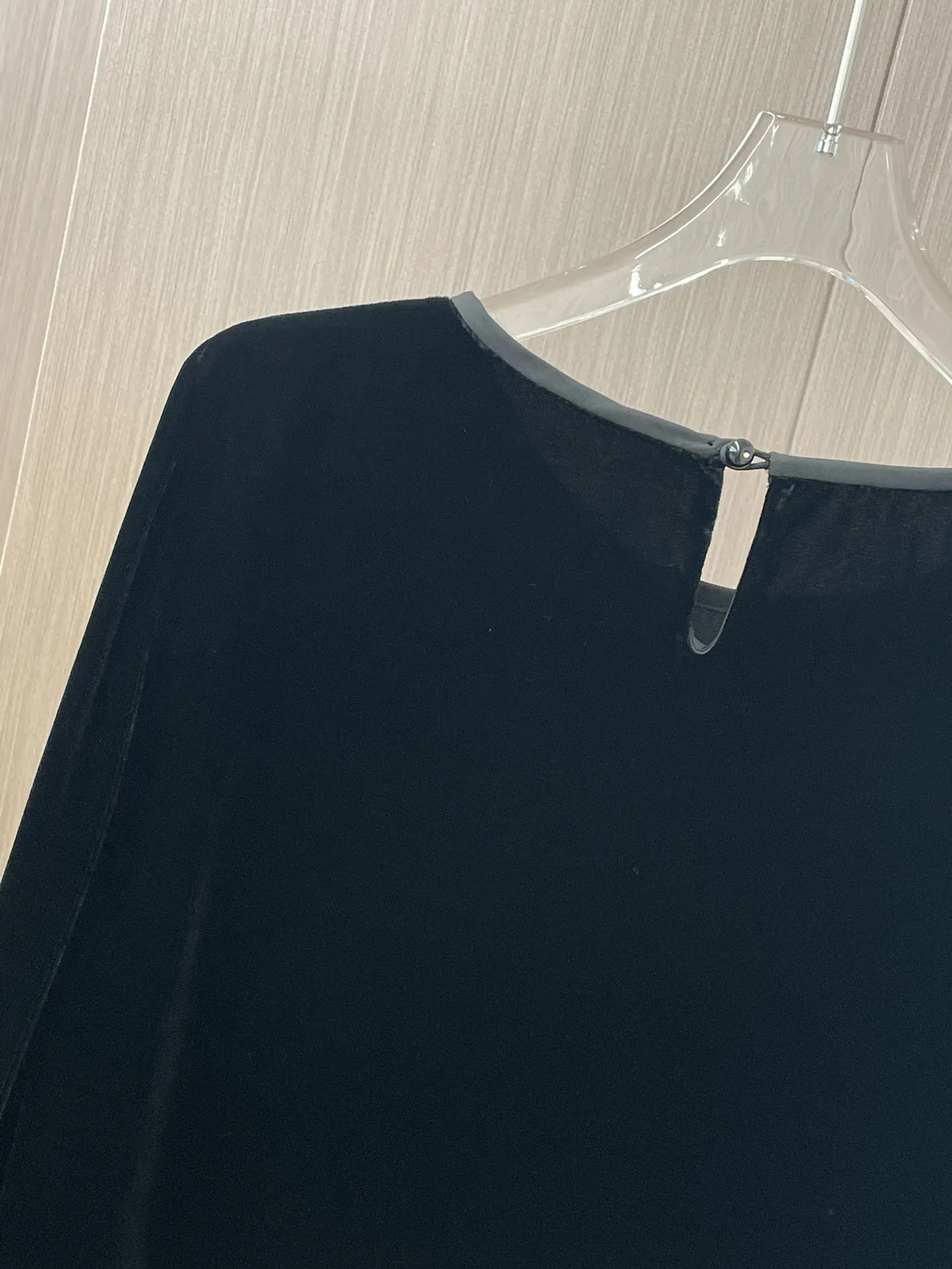 Рисунок 3 - Шелковый бархатный топ с круглым вырезом