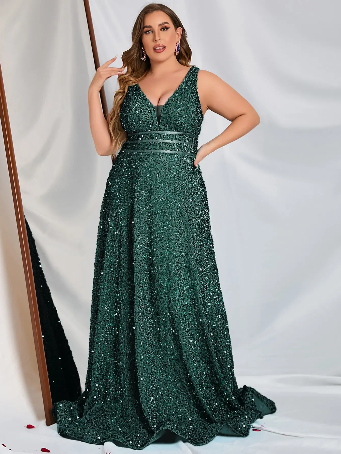 

Plus Size V Neck Floor-Length Sequined Banquet Evening Gown 4XL 5XL Big Size Dark Green Shiny Luxury Evening Gown 2024