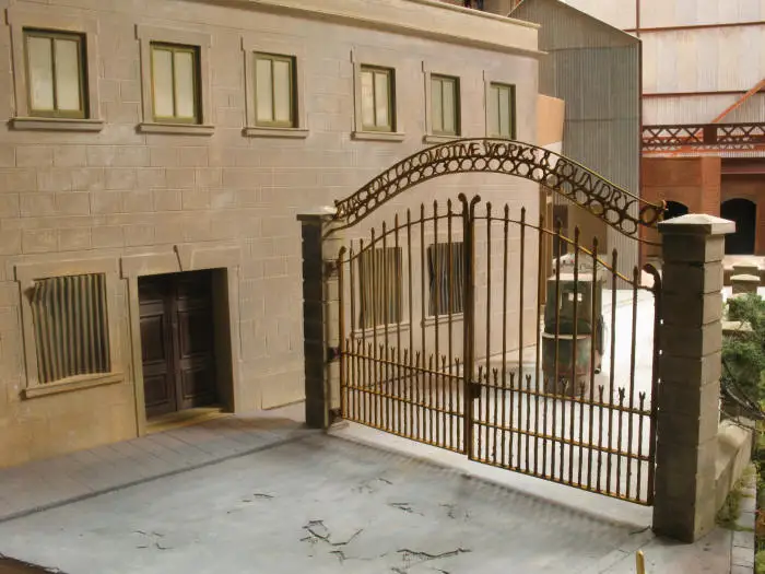 China Professional Iron Gates Wrought Iron Gate Double Door Iron Gates 5
