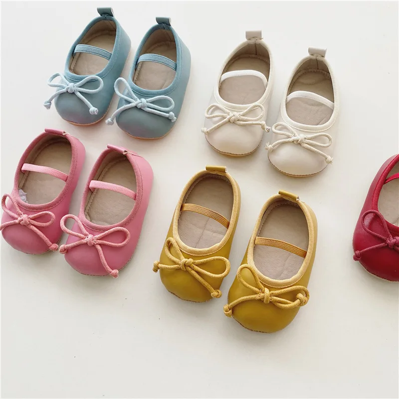 Description Picture 6 of item5116B Baby Shoes Spring and Autumn Korean Baby Girl Soft Toe Shoes Indoor Anti-slip and Anti-drop Shoes