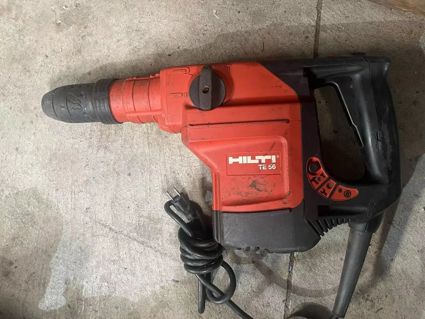 Hilti te56ハンマー、220vが使用されます。秒ハンド、1100w Hilti te56ハンマー、220vが使用されます。秒ハンド、1100w