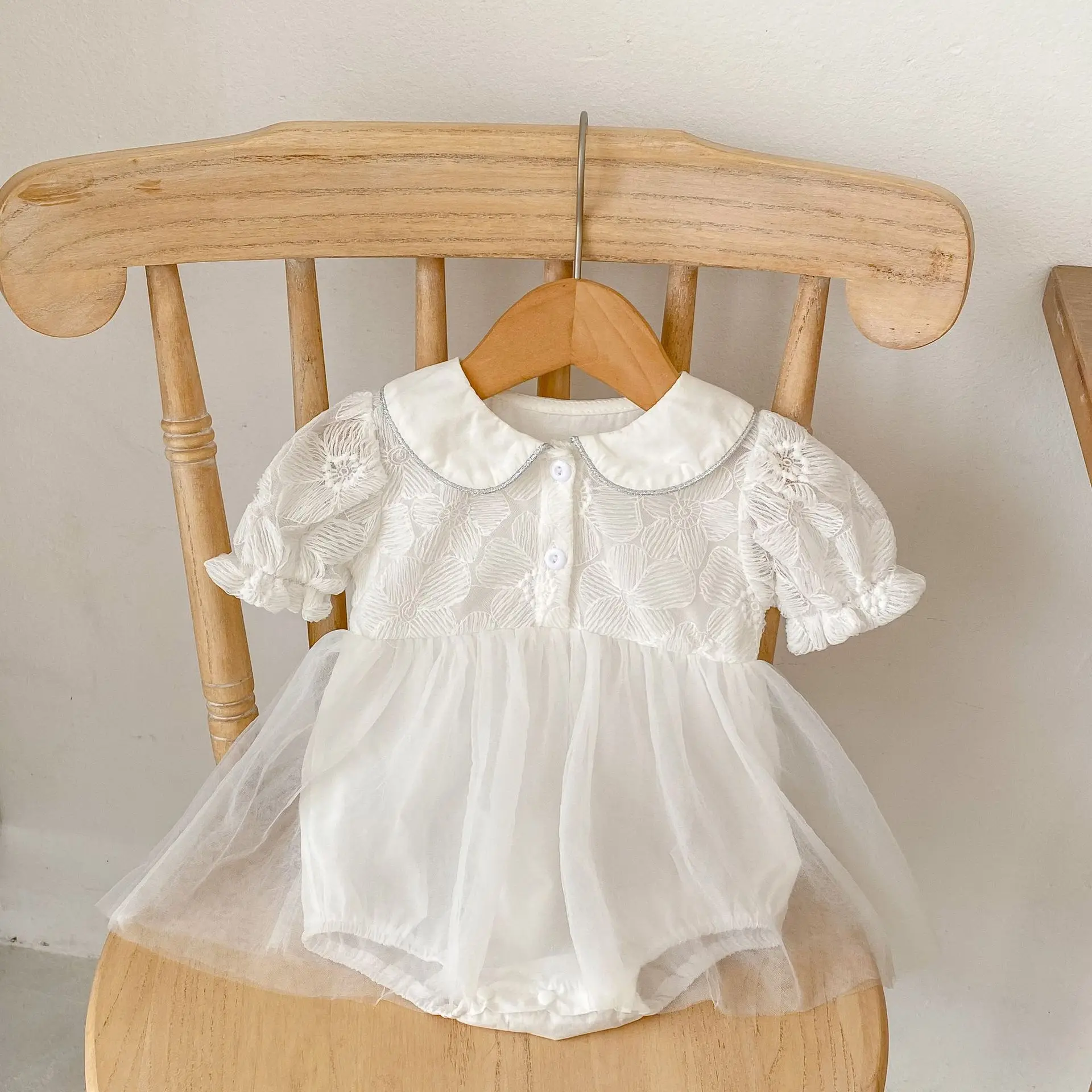 

2023 Summer Baby Girls Bodysuits Lace Embroidery Short Sleeve Jumpsuit Tulle Dress Newborn Clothes Toddler One Pieces Clothes