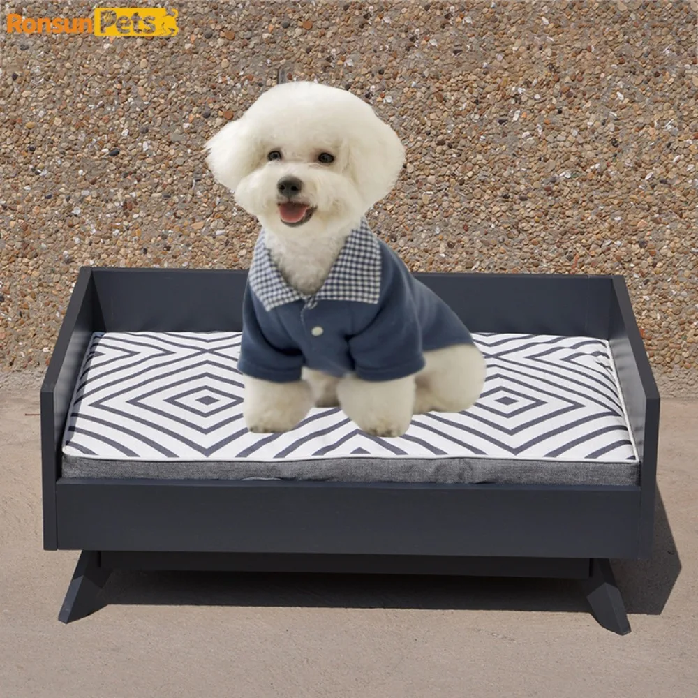 

Кровать для собаки может сниматься с земли, и крытый корпус из массива дерева может быть собран с большой четырехсезонной кроватью товары для домашнего питомца