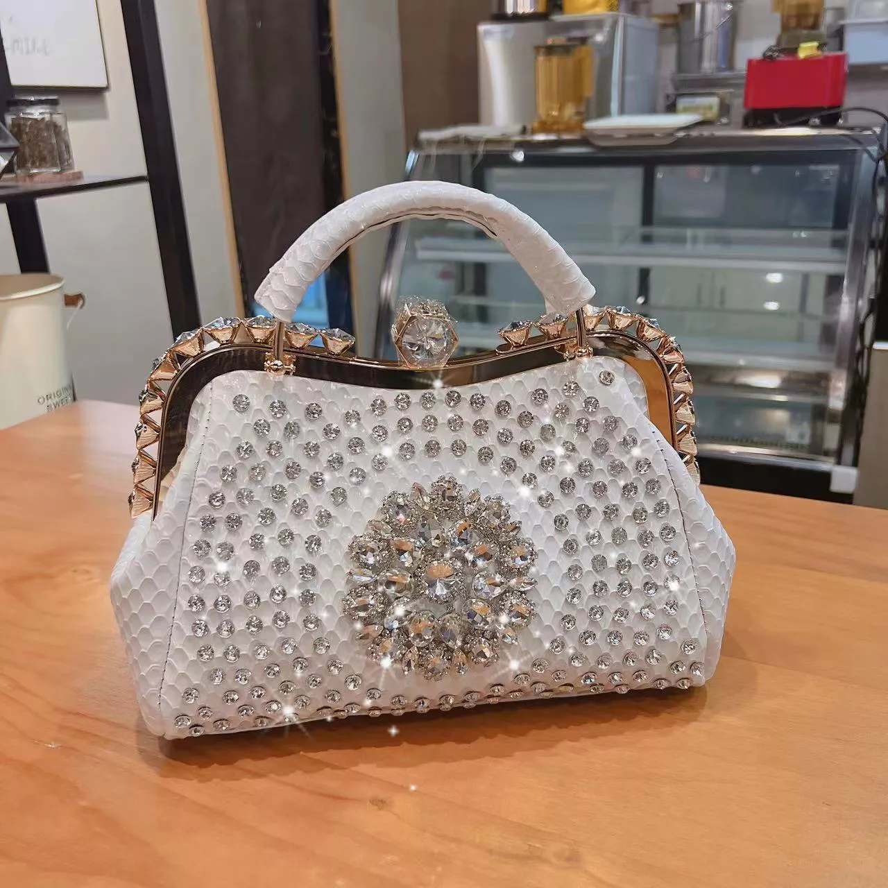 Bolso de mano de lujo con diamantes para mujer, cartera de mano con diseño de cuero con Clip y diamantes de imitación, bolso de hombro portátil, novedad de 2024