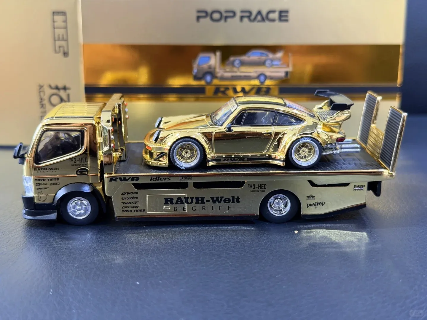 새로운 입고 상품 Xcartoys Poprace 1:64 Pandem Fuso-300 Rwb 930 Pandem Elise 합금 미니어처 다이캐스트 모델 트럭 모델 Hec Toys 선물