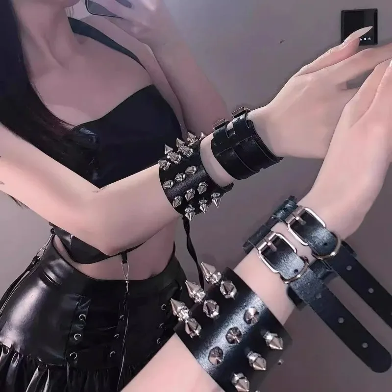 Retro Punk Wide Pu Leather Bracelets with Metal Spike Studded  Adjustable Spike Rivets Cuff Bangle Hip-hop Fashion Accessories