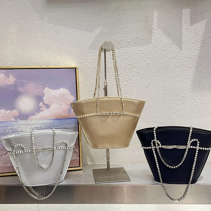 Large Capacity Tote Bag Simple Elegant Commuter Underarm Diamond Embedded Chain Single Shoulder Handbag Stylish New Model