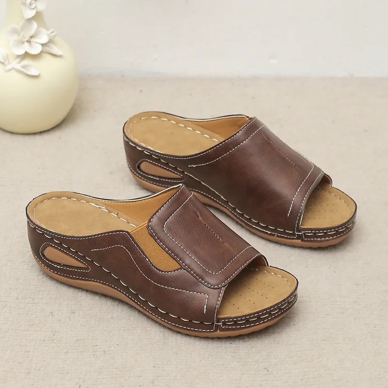 2023 New Women Shoes Solid Soft Leather Female Flipflop Slippers Summer Fashion Heels Slides Shoes For Girls Comfortable Sandals