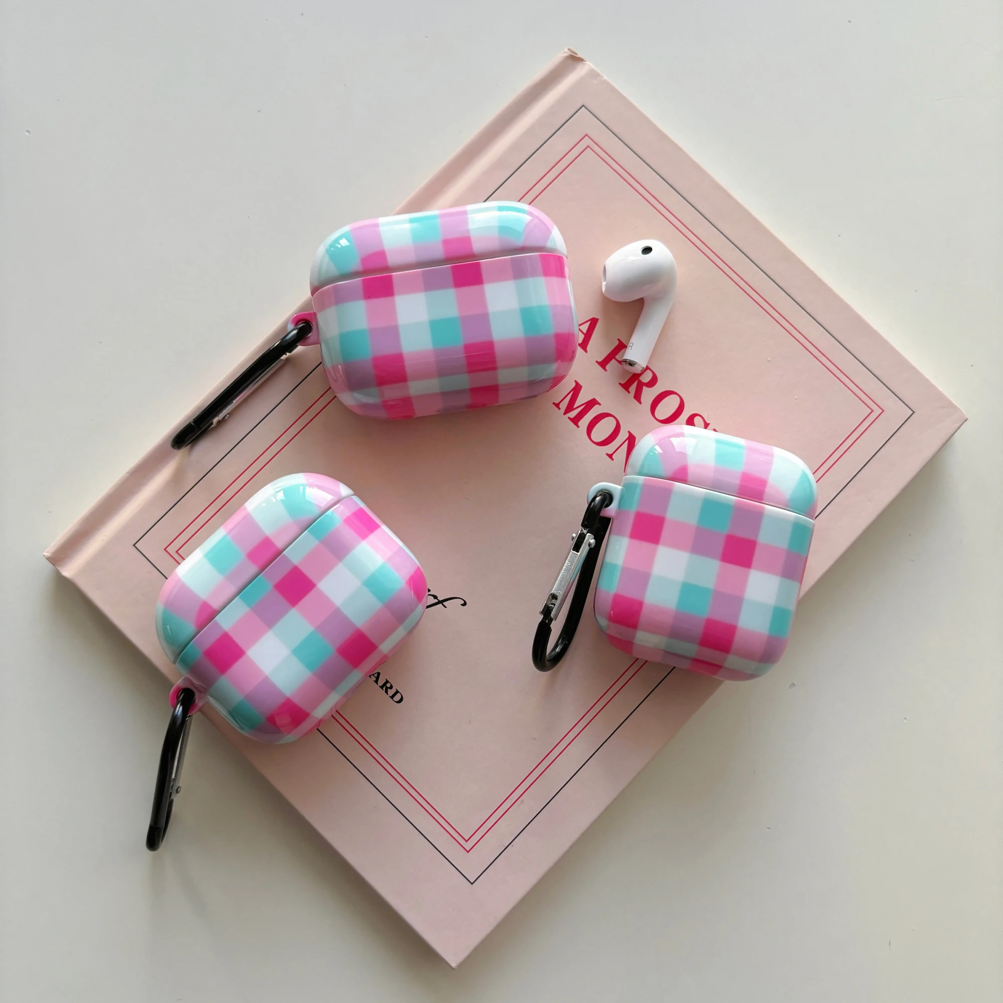 Simplicity Plaid Pattern Case for AirPods