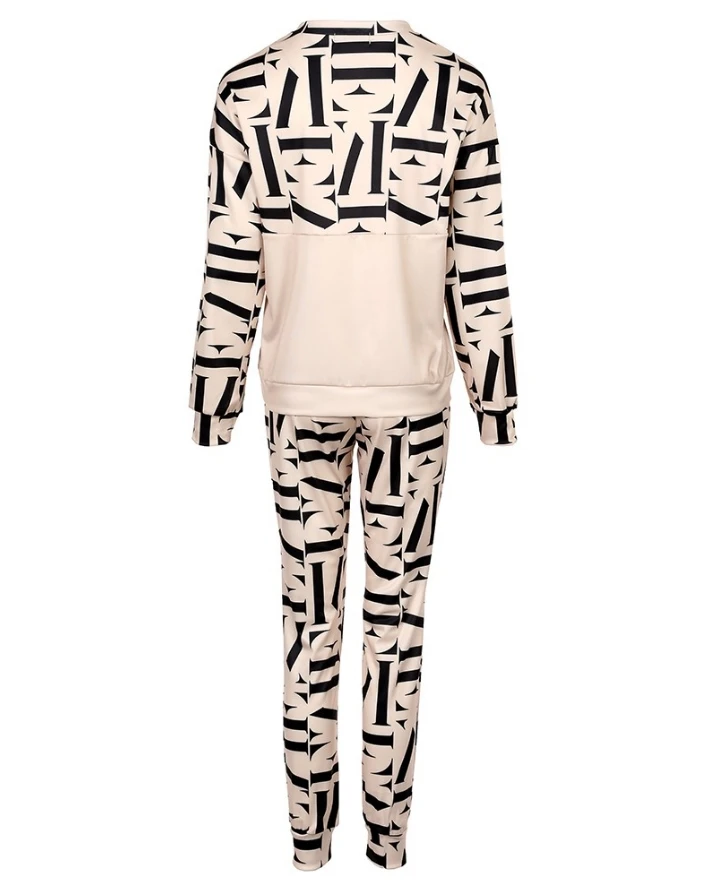 Рисунок 5 - Комплект из двух предметов для женщин