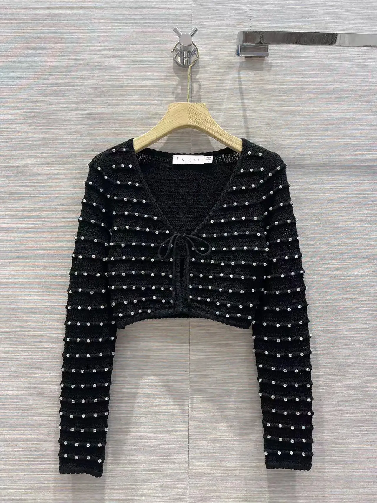 

2023 New Spring Runway Fashion Knit Coat Women Long Sleeve V-Neck Beading Solid Coats