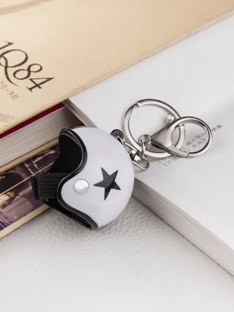 アイドル WOKE UP Mini Helmet Keychain アイドル WOKE UP Mini Helmet Keychain Amazon.com: 4PCS Mini