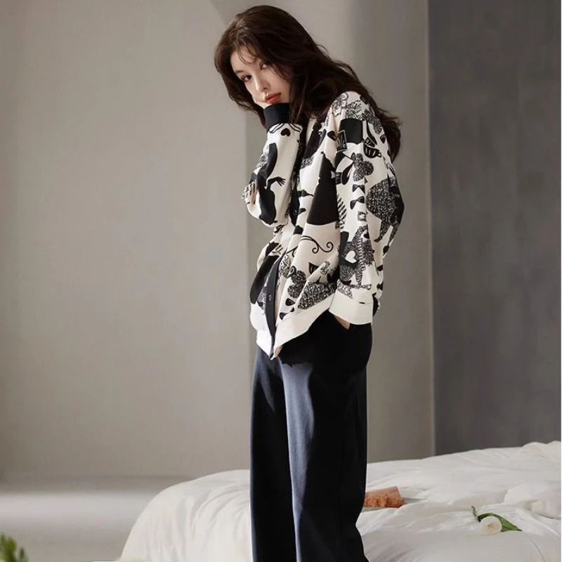 Рисунок 6 - Весенние и осенние модели элегантных женских пижам