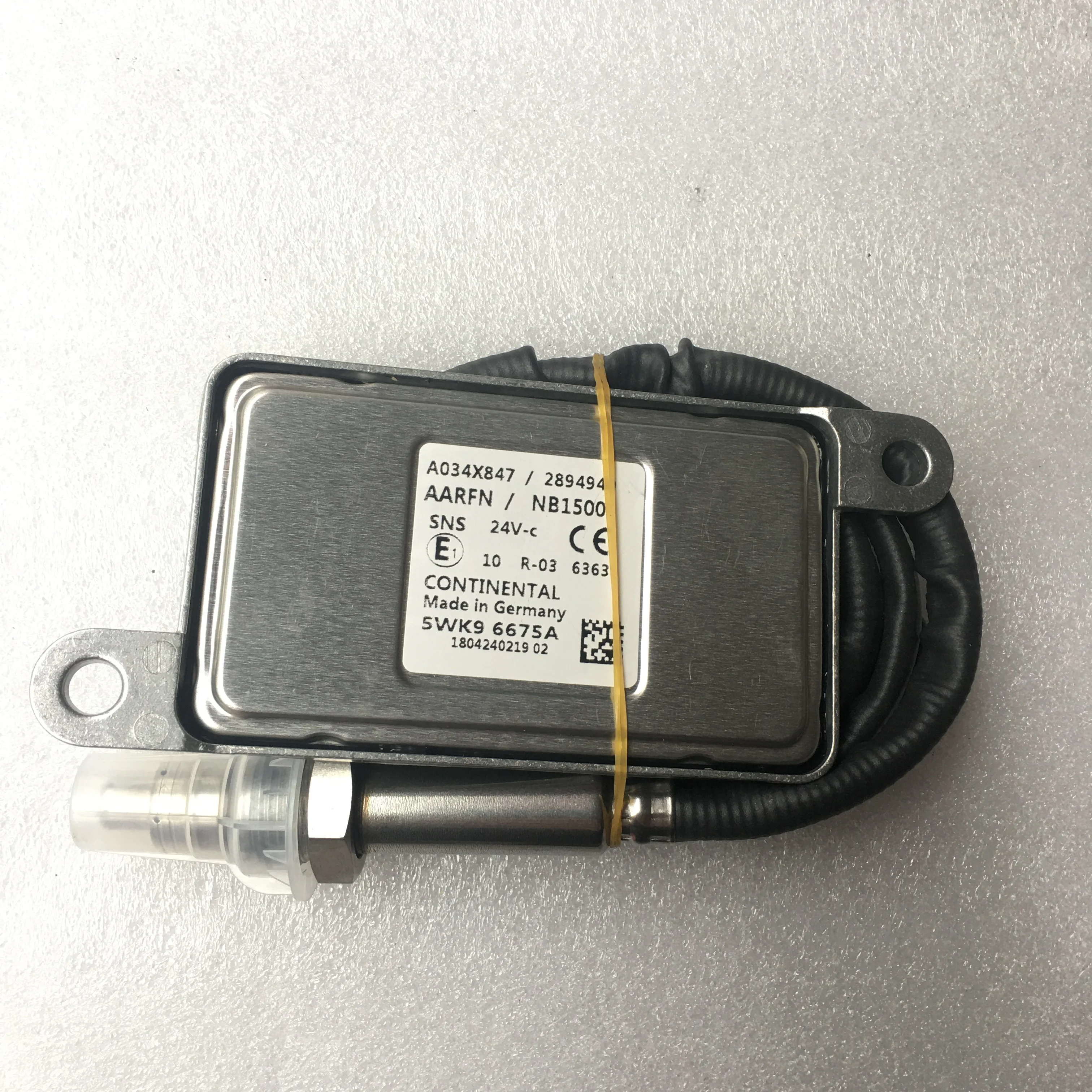 

NEW SCR System NOx Sensor 24V 5WK96675A 2894940 AARFN 2894940/1705572