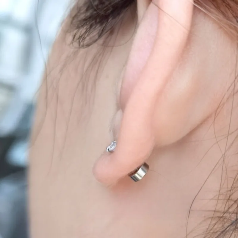 5/1pcs Magnetic No Piercing Required Earrings Adjustable Size Clip on Earrings 6-Prong Royal Crystal Design Perfect for Ear Bone 5