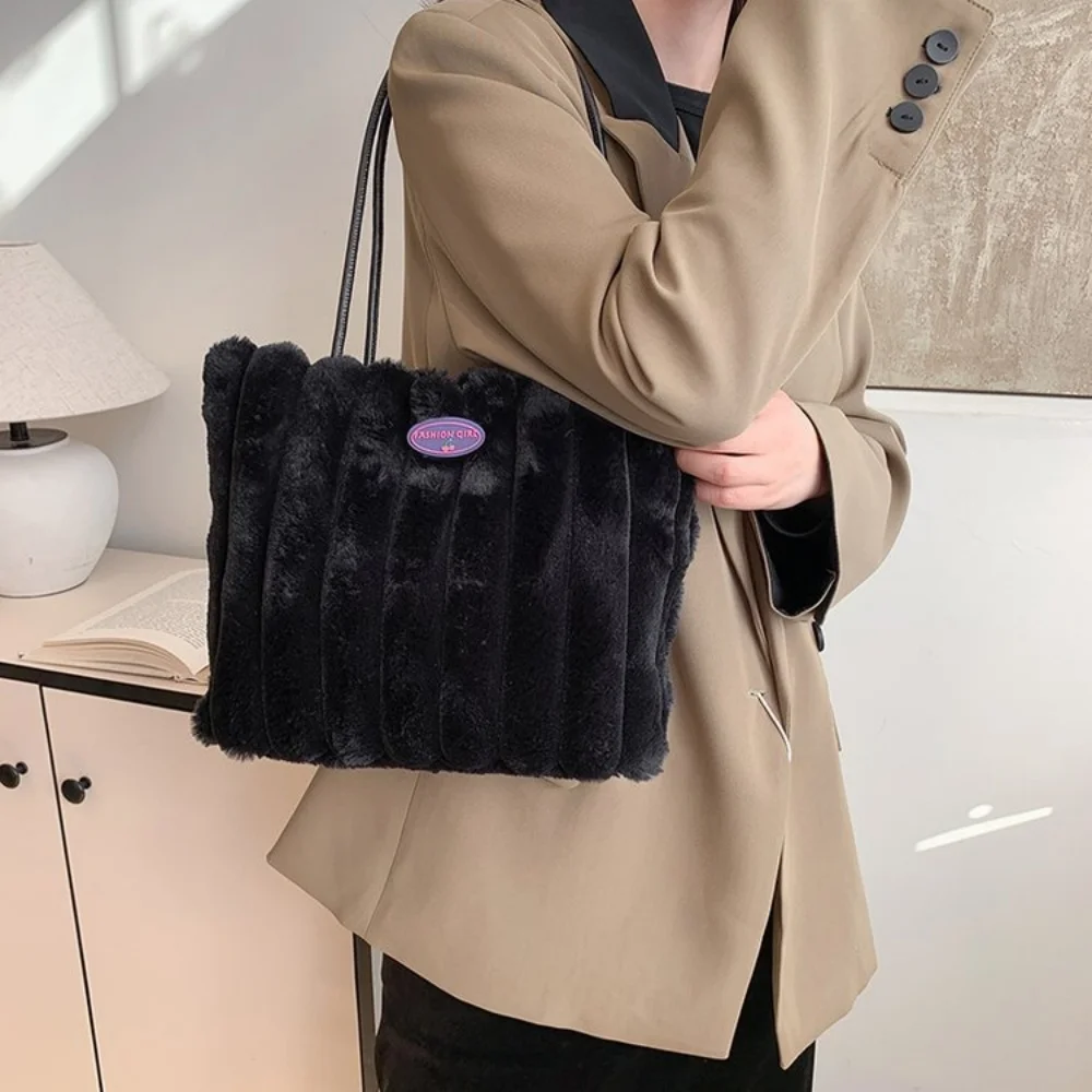 Plush Tote Bag Women's Crossbody Handbag Large Capacity Fur Single Shoulder Bag Street Style Velvet Commute Fashionable All-M...