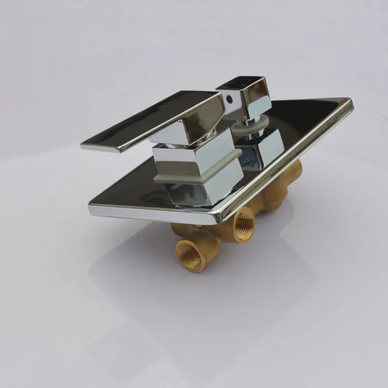 

Vidric Solid brass wall mounted mixed water valve dual function hot and cold shower faucet concealed shower mixer valve switch