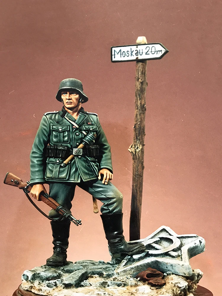 

1/18 90MM Uncolor Infantryman 90mm (WITH BIG BASE ) toy Resin Model Miniature resin figure Unassembly Unpainted