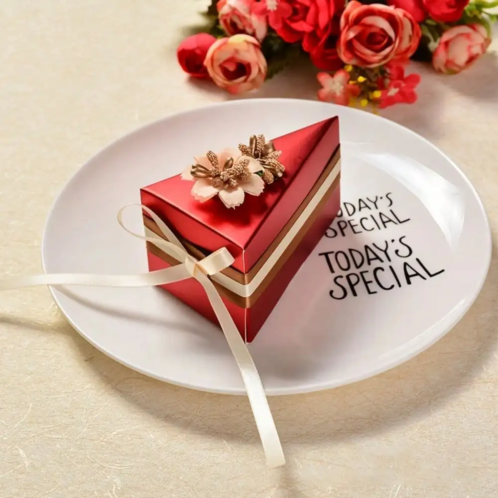 Triangle Cake Shape Candy Boxes with Flower Bow Wedding Birthday Party Decoration Supplies Wedding Candy Bag Packaging Boxes
