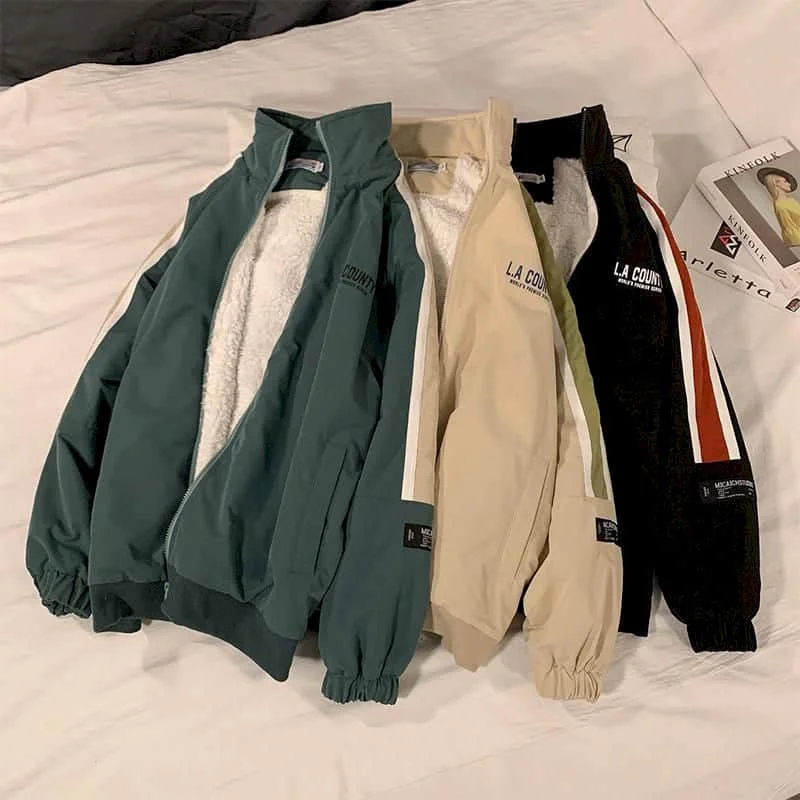 

Мужская зимняя куртка из овечьей шерсти