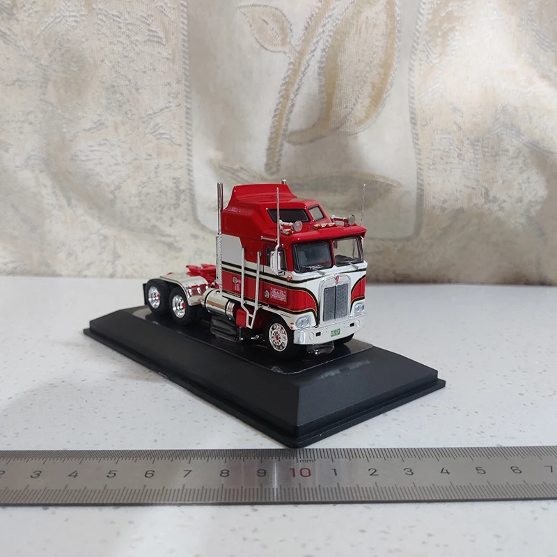 IXO ダイキャスト 1:64 ケンワース K100 エアロダイン 1976 トラック