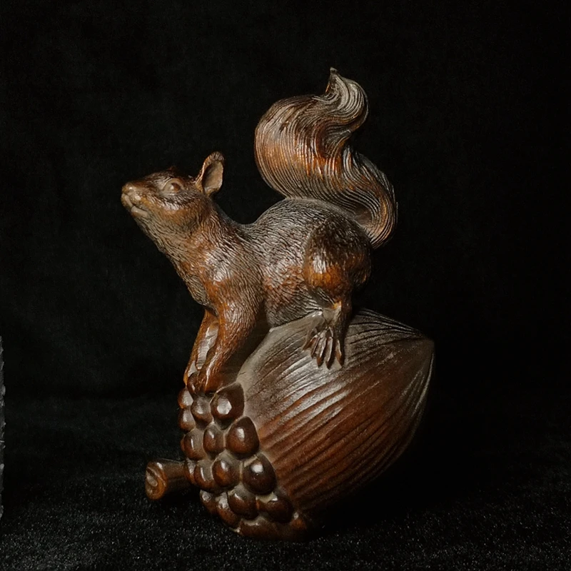 

YIZHU CULTUER ART H 3.7 in Old Chinese boxwood hand carved Pinecone Squirrel Animal Statue table decoration Gift collectable