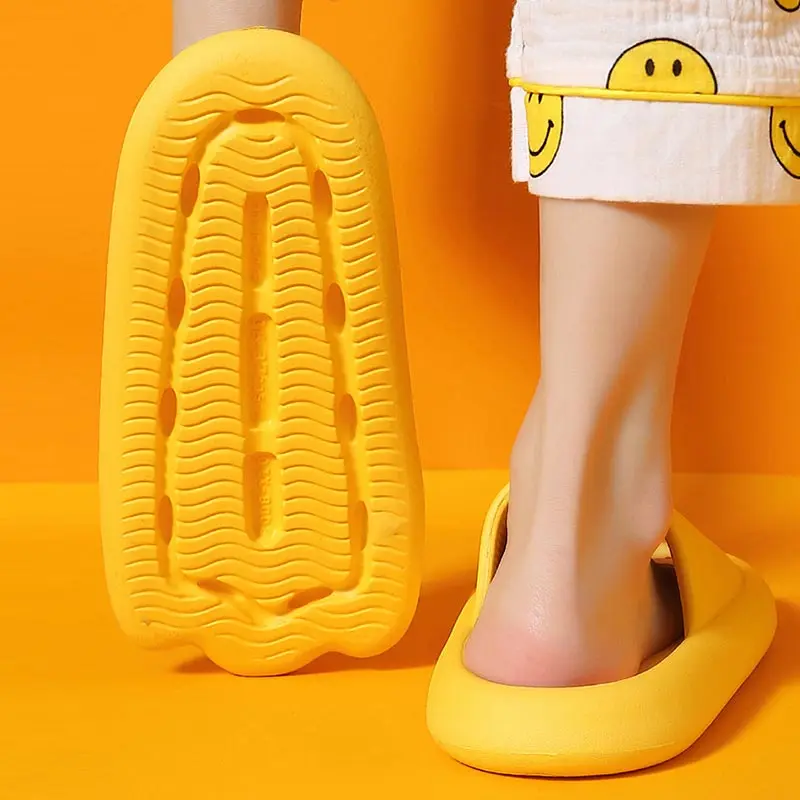 Summer Home Women Men\'s Slippers Indoor Girls Boy Thick Non-slip Soft Couple Cartoon Flip Flops Duck Beach Sandals Men Slippers