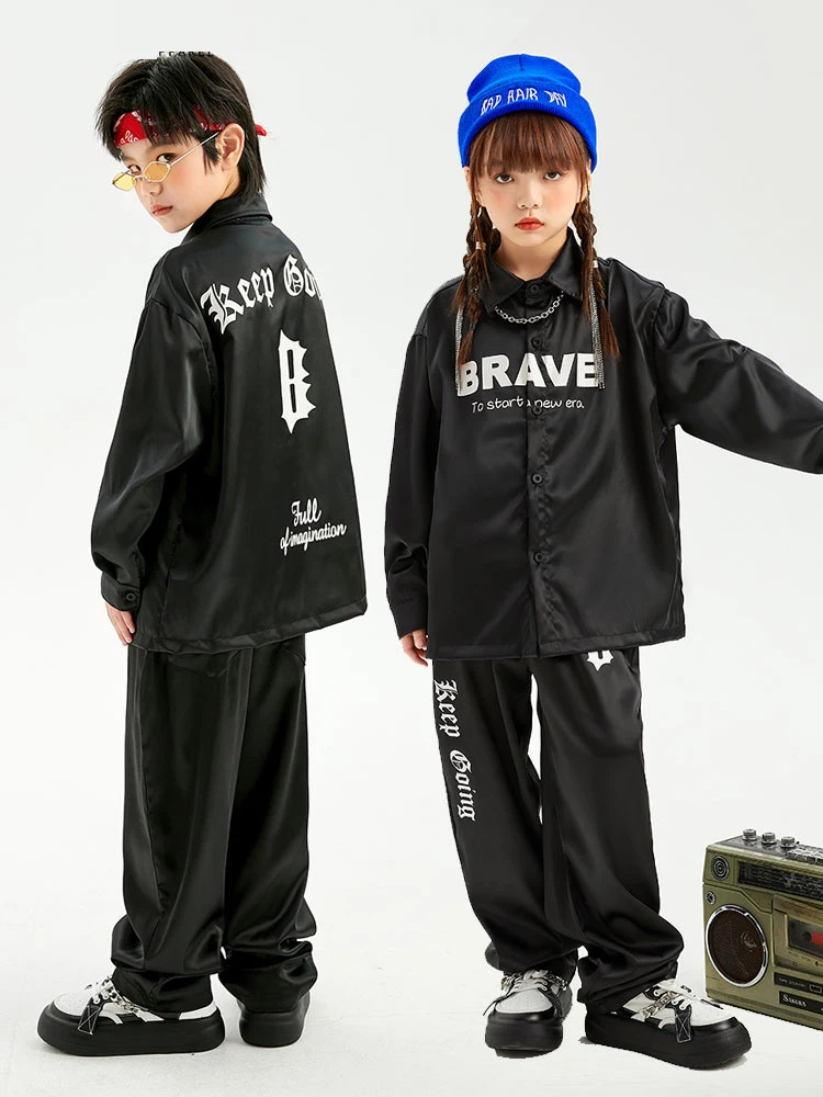 

Черный костюм для танцев в стиле хип-хоп для мальчиков, свободная атласная рубашка, штаны для девочек, одежда для современных танцев, модная уличная одежда для подростков, наряд для рейвы BL9675