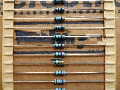

UK gold film resistors 1/4W3.16K 0.25W3.16K 1%