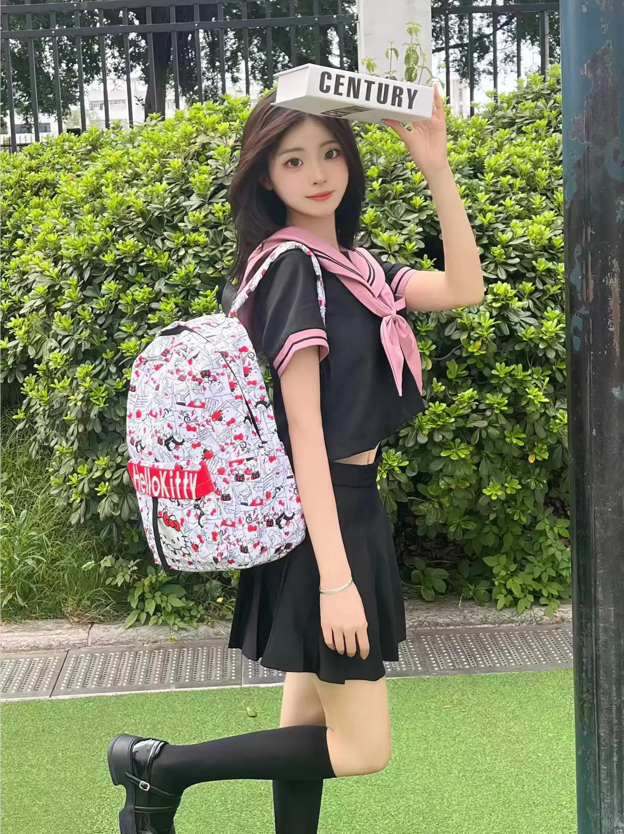 Рисунок 3 - Школьный рюкзак Hello Kitty