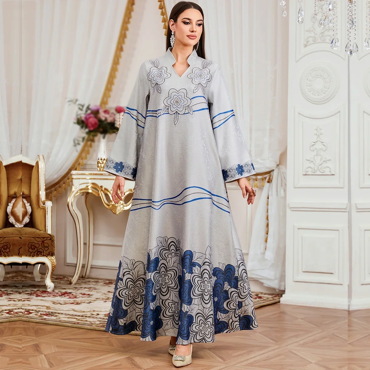 جلابية بيج بنقشة زهور عصرية