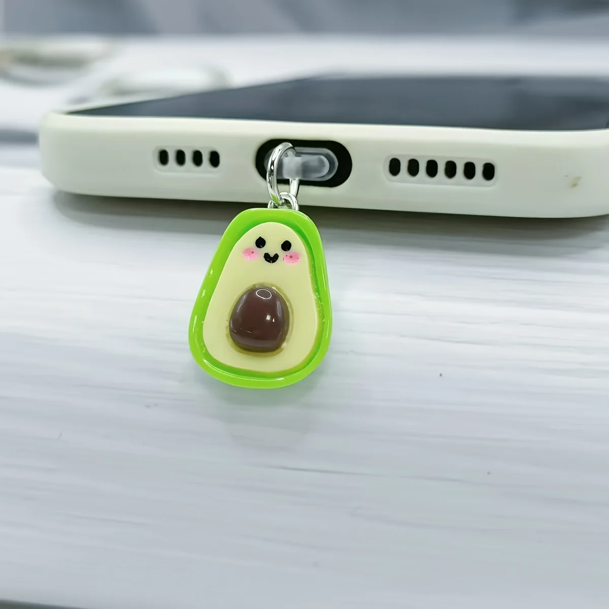 1Pc Artificial Fruit Half-Avocado Phone Accessory, Artificial Avocado Phone Dust Plug Suitable for Iphone/Type-C Interface — view 2