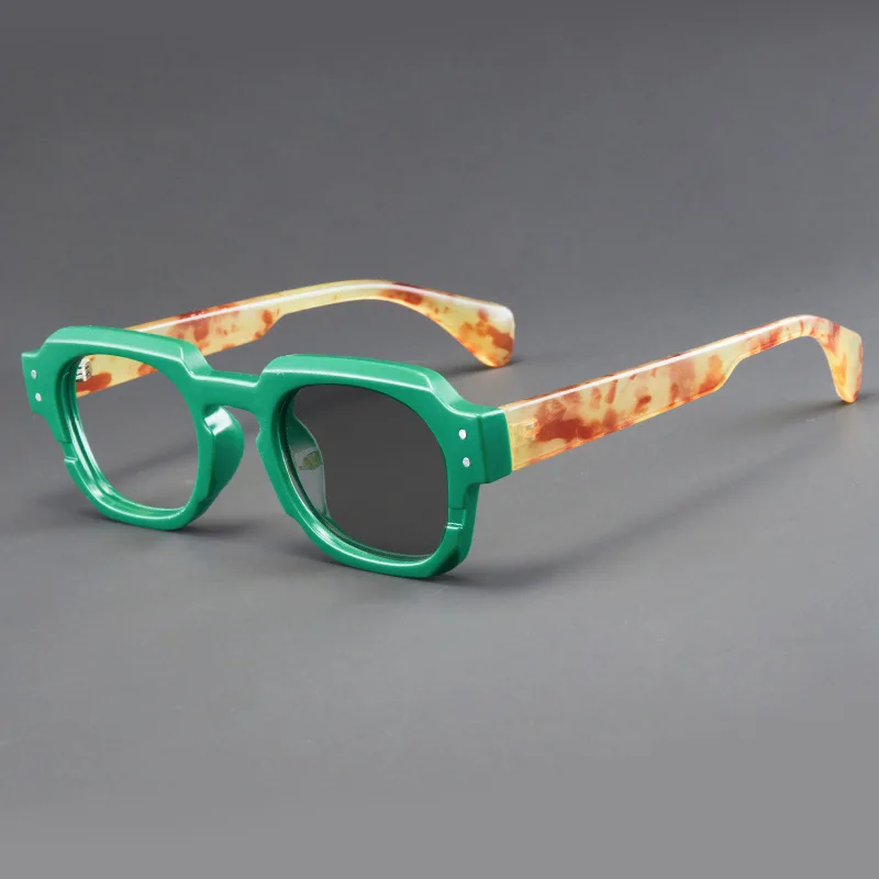 Stylish Oversized Photochromic Grey-tinted Reading Glasses for Trendy Eye Protection