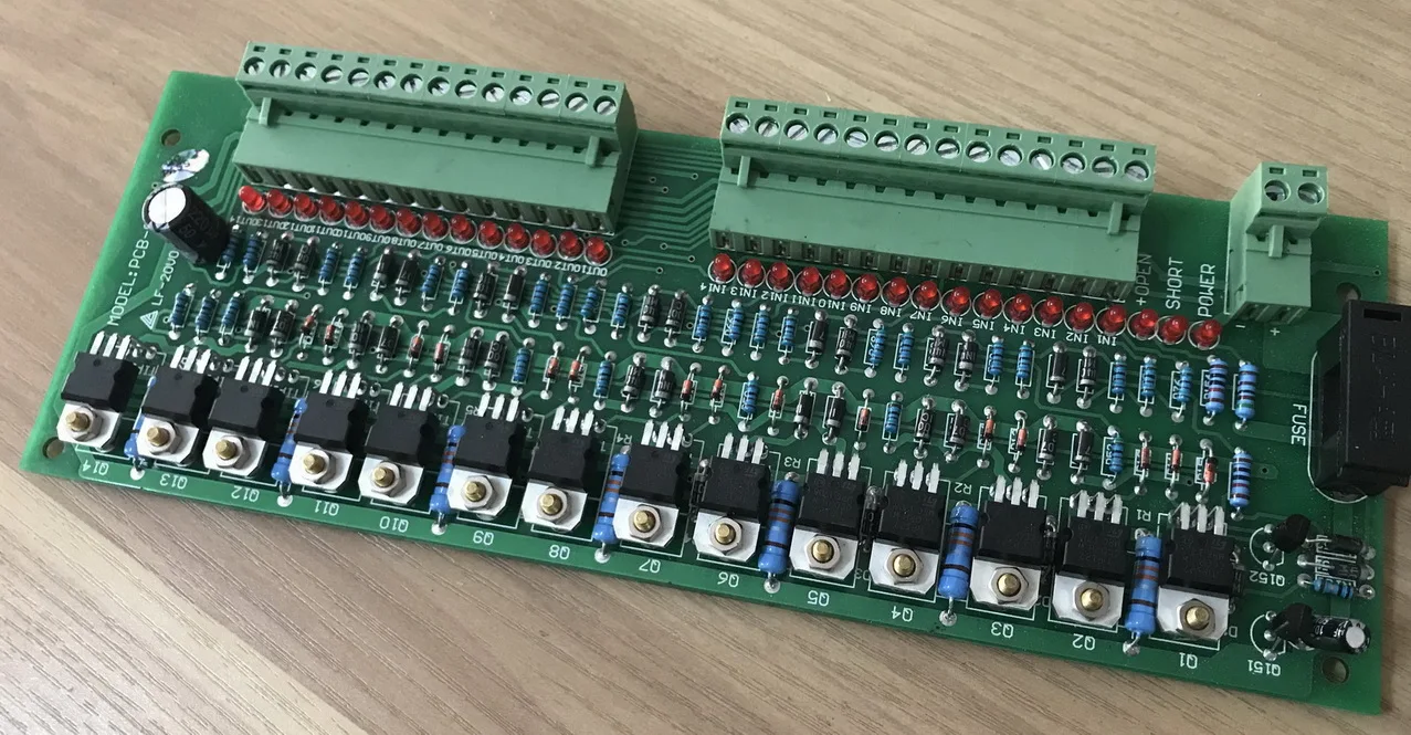 PCB-01B 다이캐스팅 머신, PLC 보호 플레이트, 대형 플레이트, 14 방향 증폭 플레이트