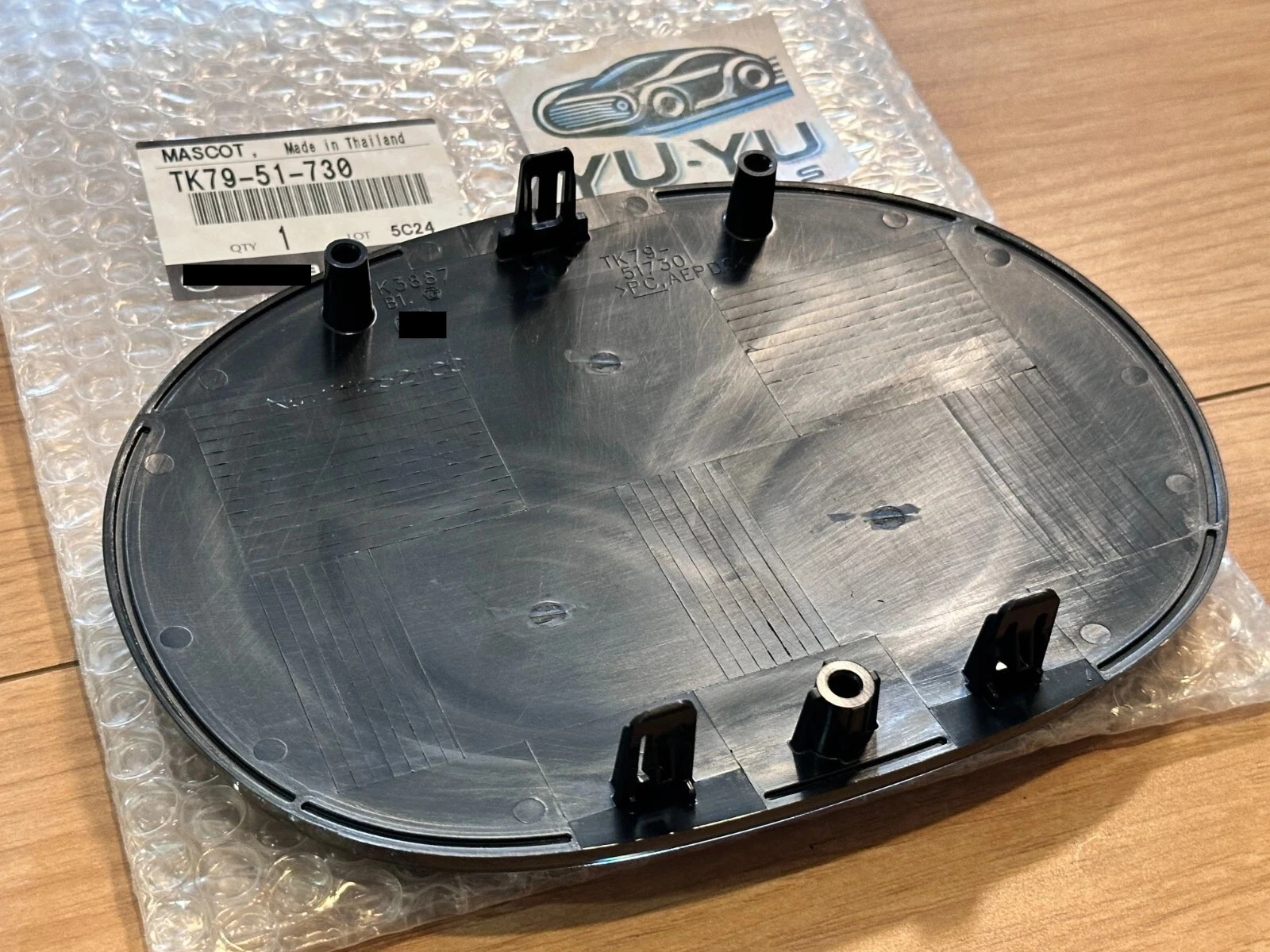 鷹の目 Original New ACC Front Grille Emblem TK79-51-730 for Mazda