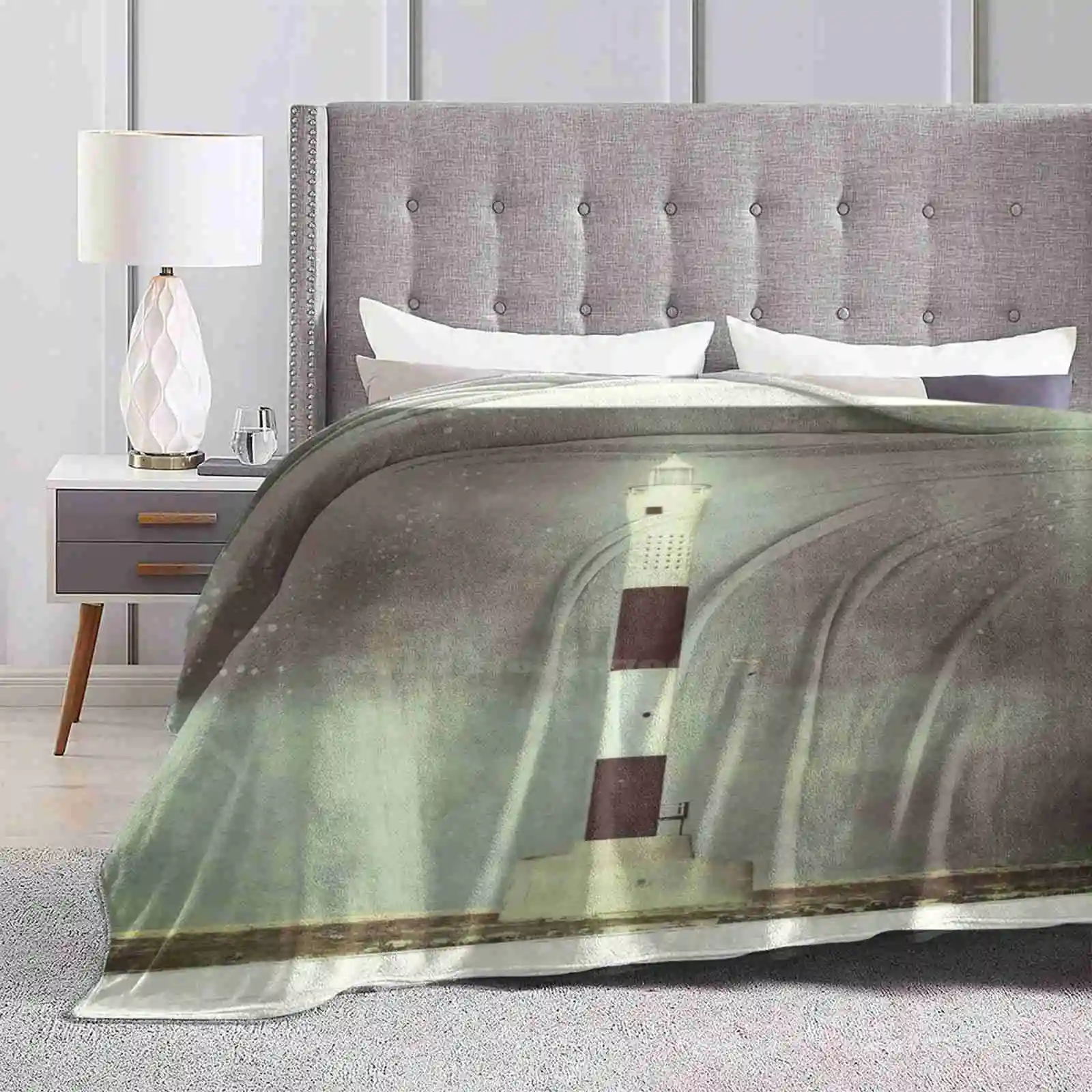 Dungeness 'New' Lighthouse Soft Warm Throw Coperta New Lighthouse Dungeness Lighthouse Polaroid Vintage Nikki Smith Square Crop