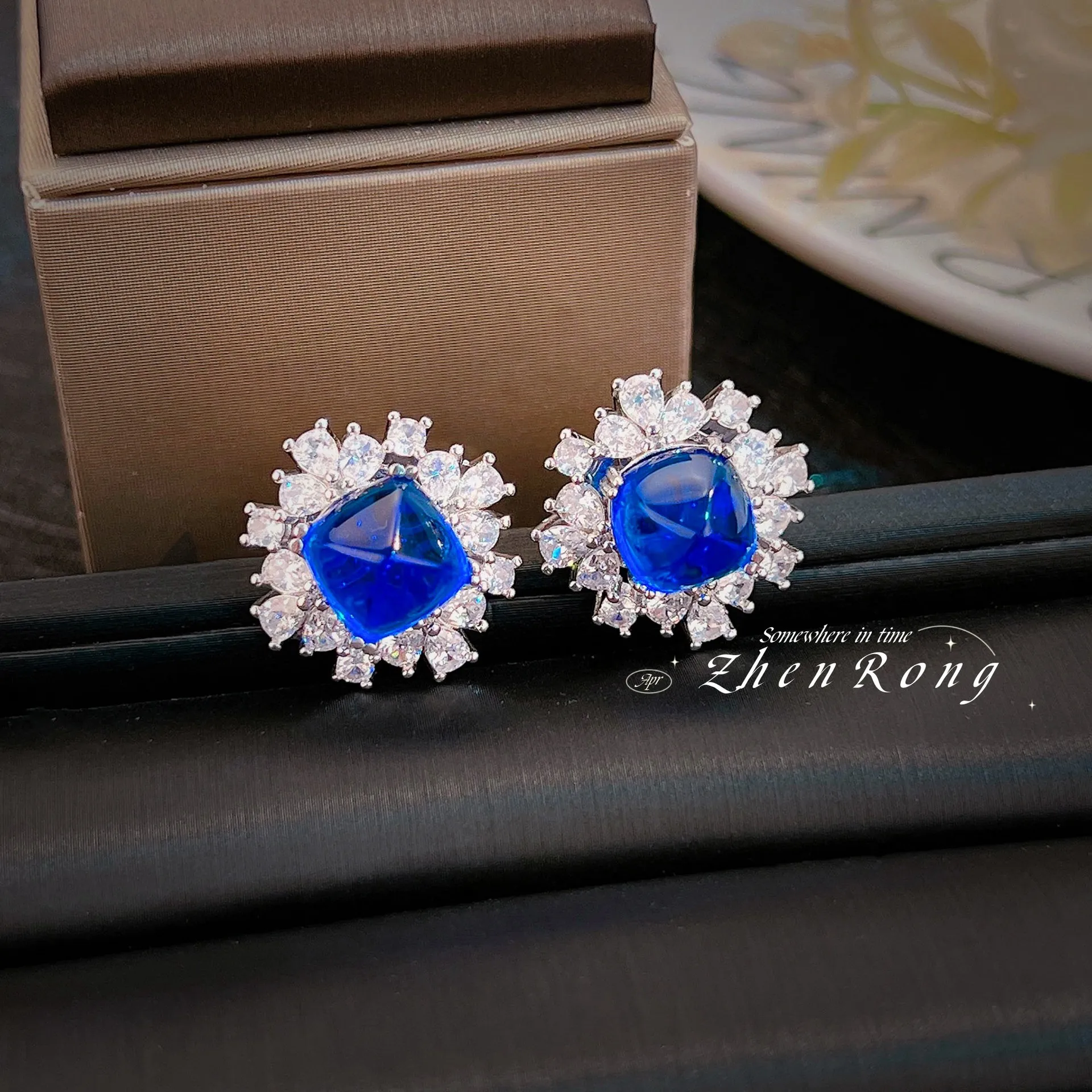 

2023 New 925 Silver Needle Royal Blue Sapphires Sugar Tower Full Diamond Crystal Stud Earrings Fashion Cute Jewelry For Women