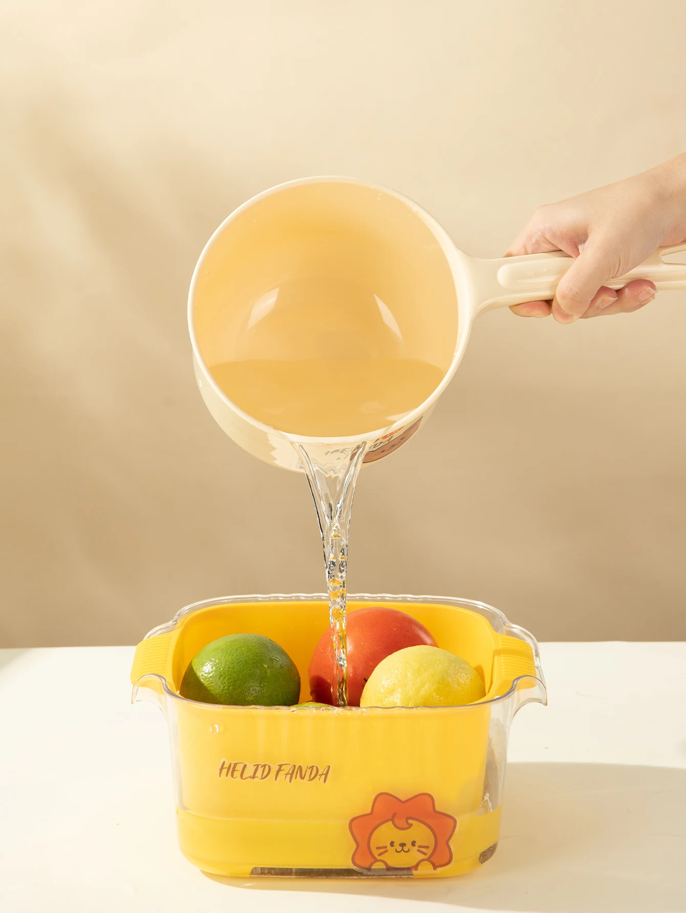 Thickened Plastic Water Scoop Long Handle Large Capacity Water Ladle Fruit Vegetable Container Kitchen Accessories plastic water ladle
