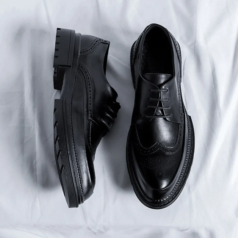 

Новинка 2023, винтажные черные мужские деловые строгие лоферы на танкетке, броги, оксфорды, Роскошные туфли для свадьбы и вечеринки
