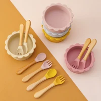 3PCS Baby Silicone Dinner Set Cartoon Lion Shape Suction Bowl Wooden Handle Spoon Fork Soft Utensils Pure Color Baby Tableware 2