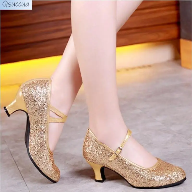 

New Soft Sole Friendship Dance Women's Shoes Latin Dance Shoes Women's Adult Medium High Heels Four Seasons Square Dance Shoes